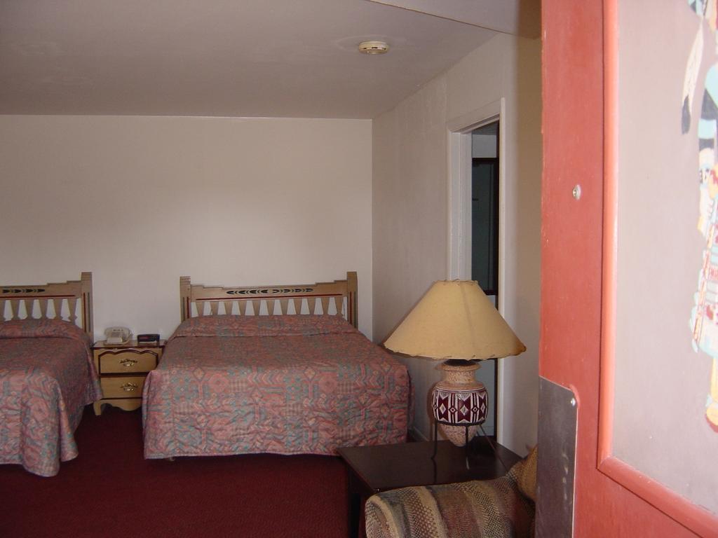 Pow Wow Inn Tucumcari Exteriör bild